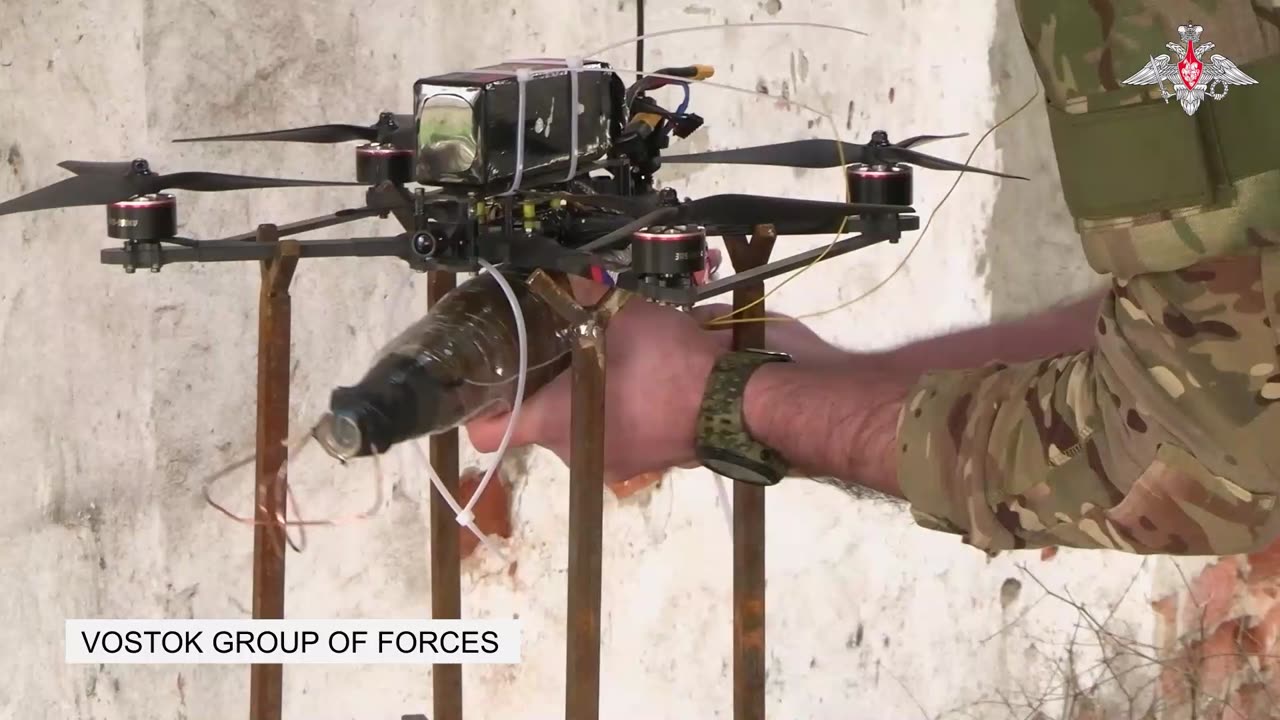 DENAZIFIED 🎮 Drone pilots engage positions, armour, and manpower clusters of enemy