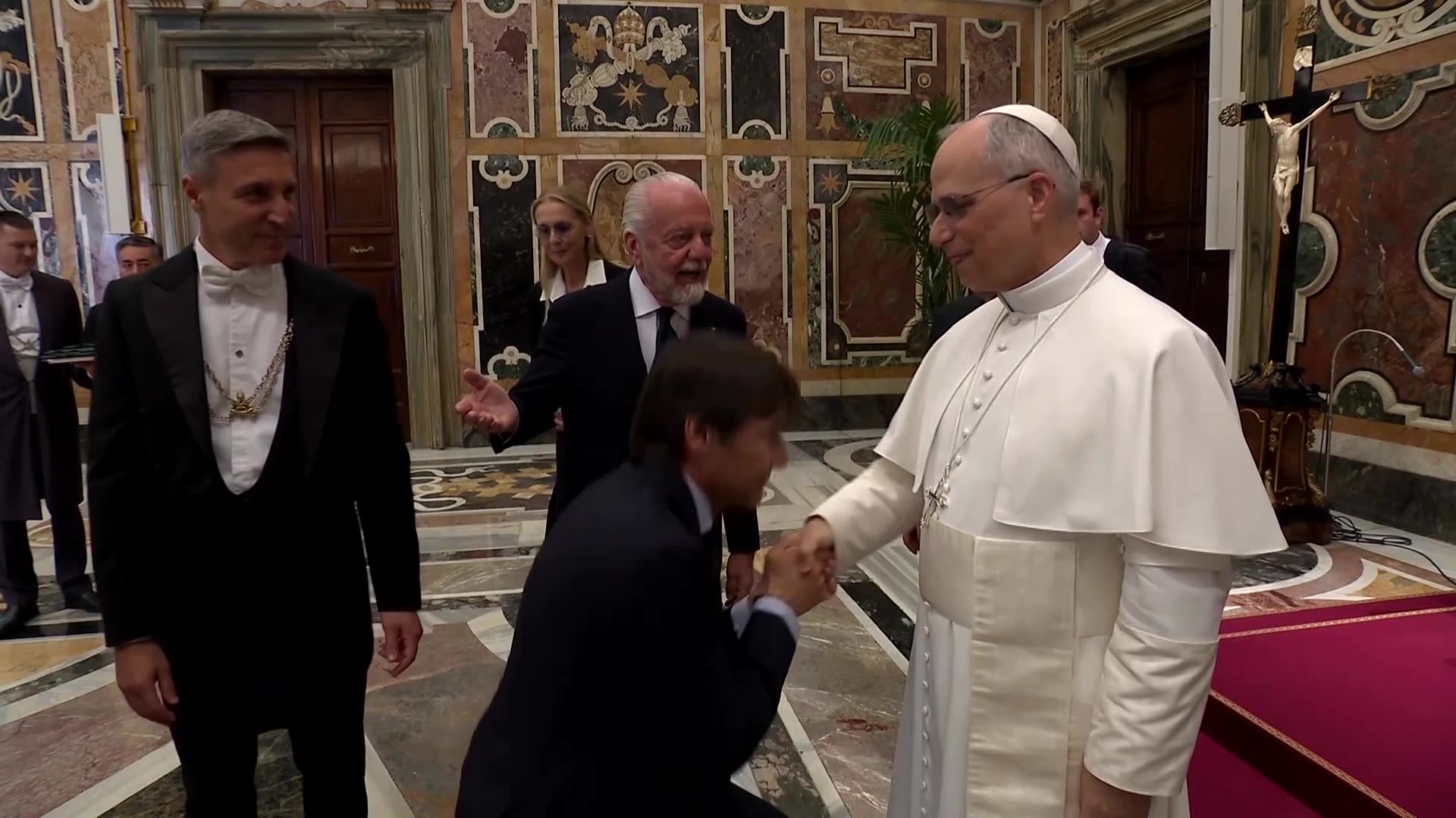 Pope Leo receives signed jersey from Serie A champions Napoli
