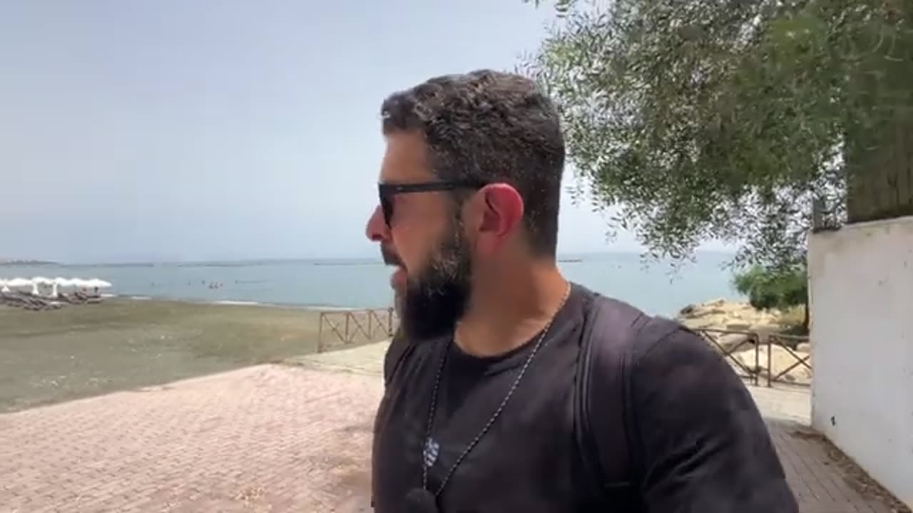 Shock Russia Istanbul terms. Trump offers Putin off-ramp. Simion, Macron meddling Romania elections