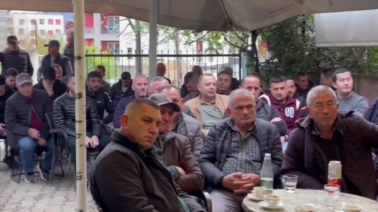 Dhurata Çupi takime në terren me qytetarët