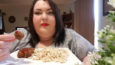 FB_2017_06_24_Mac N Cheese and Meatballs Mukbang | Sergio Storytime