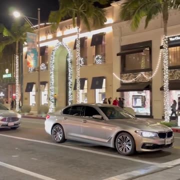 Rodeo Drive Sparkles: Nighttime Festival Vibes 🌟✨ | #Shorts