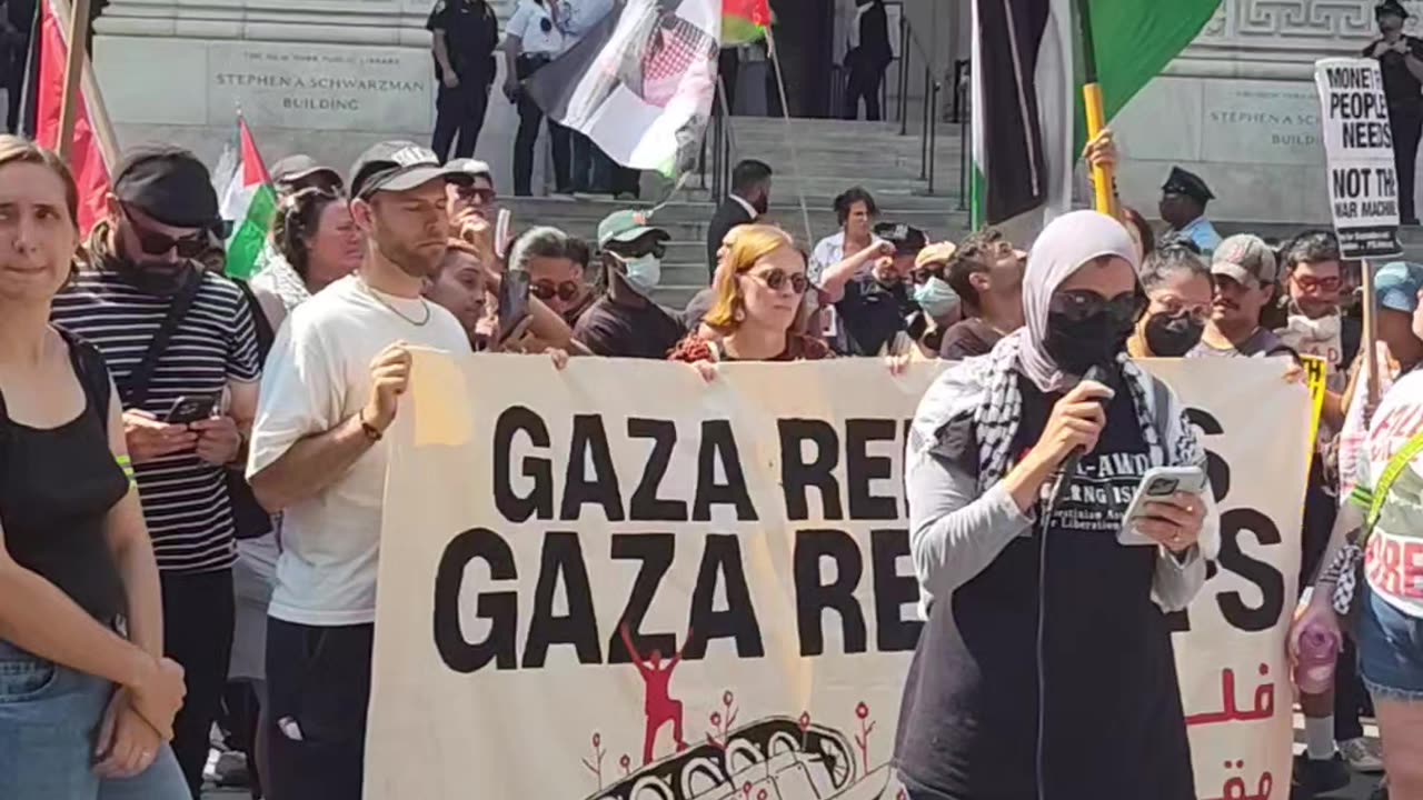 "STOP STARVING GAZA" demand ANTI-GENOCIDE New Yorkers.