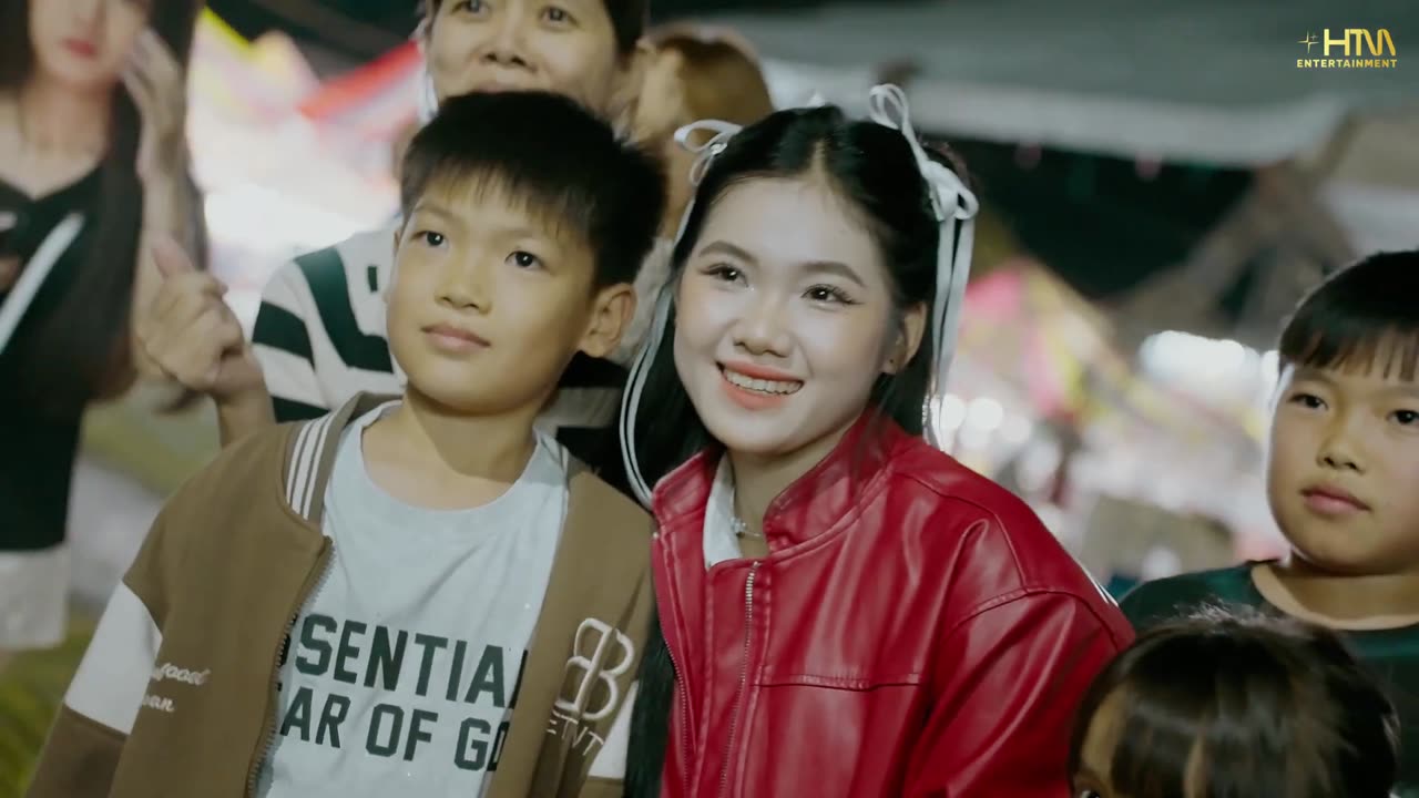 Your mother said I was poor LIVE - Duong Ai Vy - Kon Tum - Quang Ngai