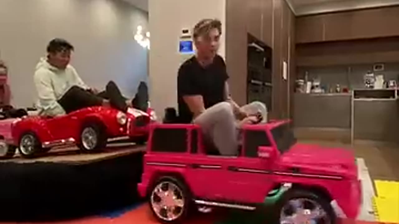 Must Watch: What it's like to drive in LA (Mini Car Fail)