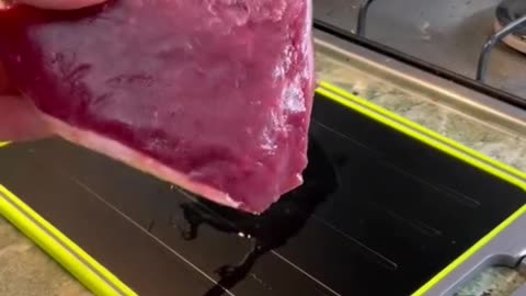 🍖✨ 4-in-1 Defrosting Tray with cutting board & knife sharpener