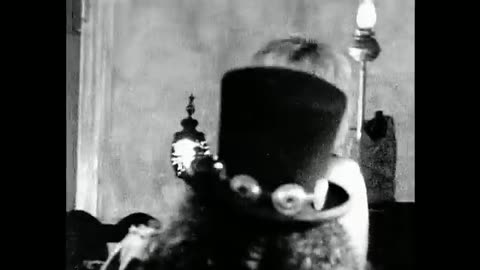Guns N' Roses - Sweet Child O' Mine (Official Music Video)