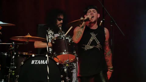 Freak Flag - Quiet Riot (live)