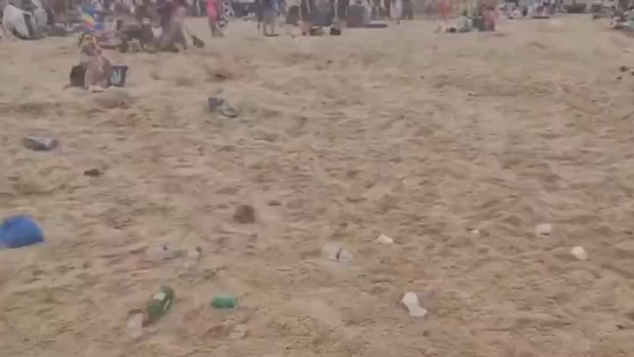 It's not fourth world, it's Bournemouth beach, UK 👀