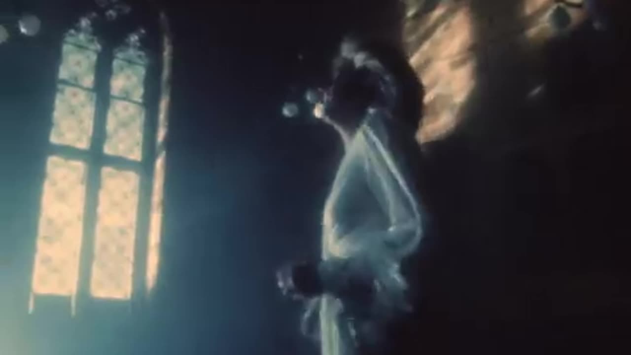 Bonnie Tyler - Total Eclipse of the Heart (Turn Around) (Official Video)