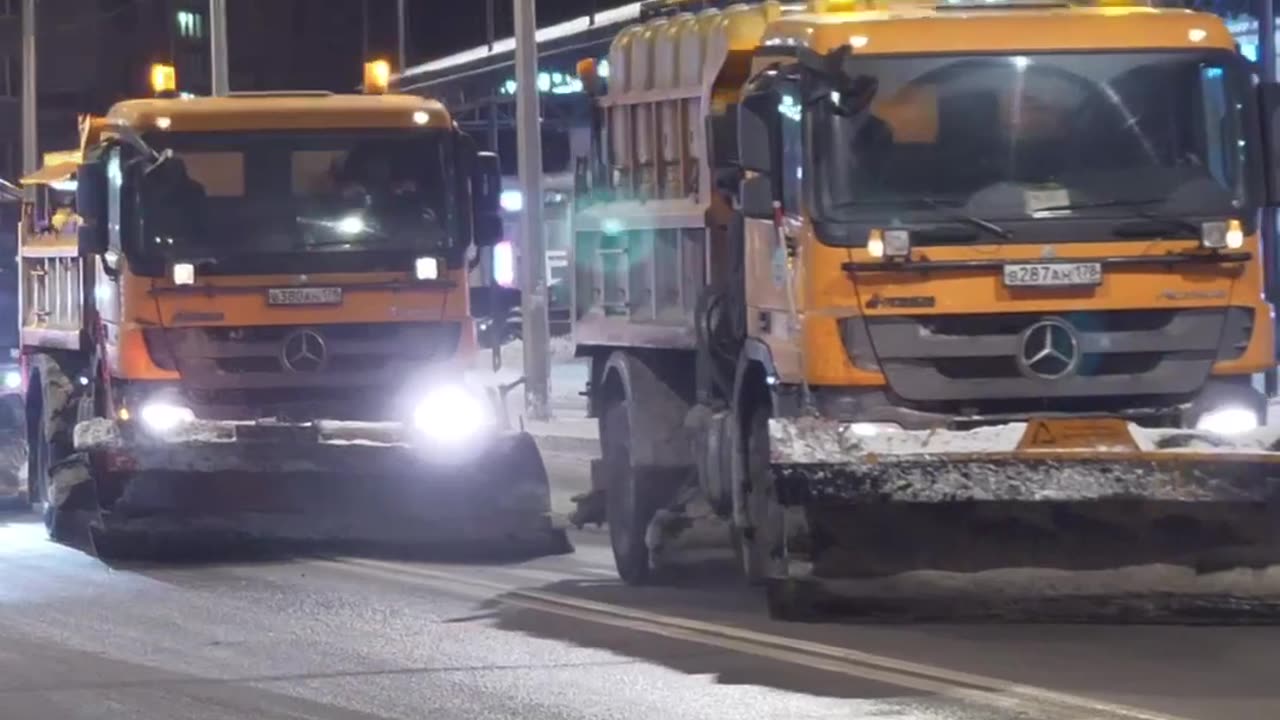 Snow removal in Saint-Petersburg
