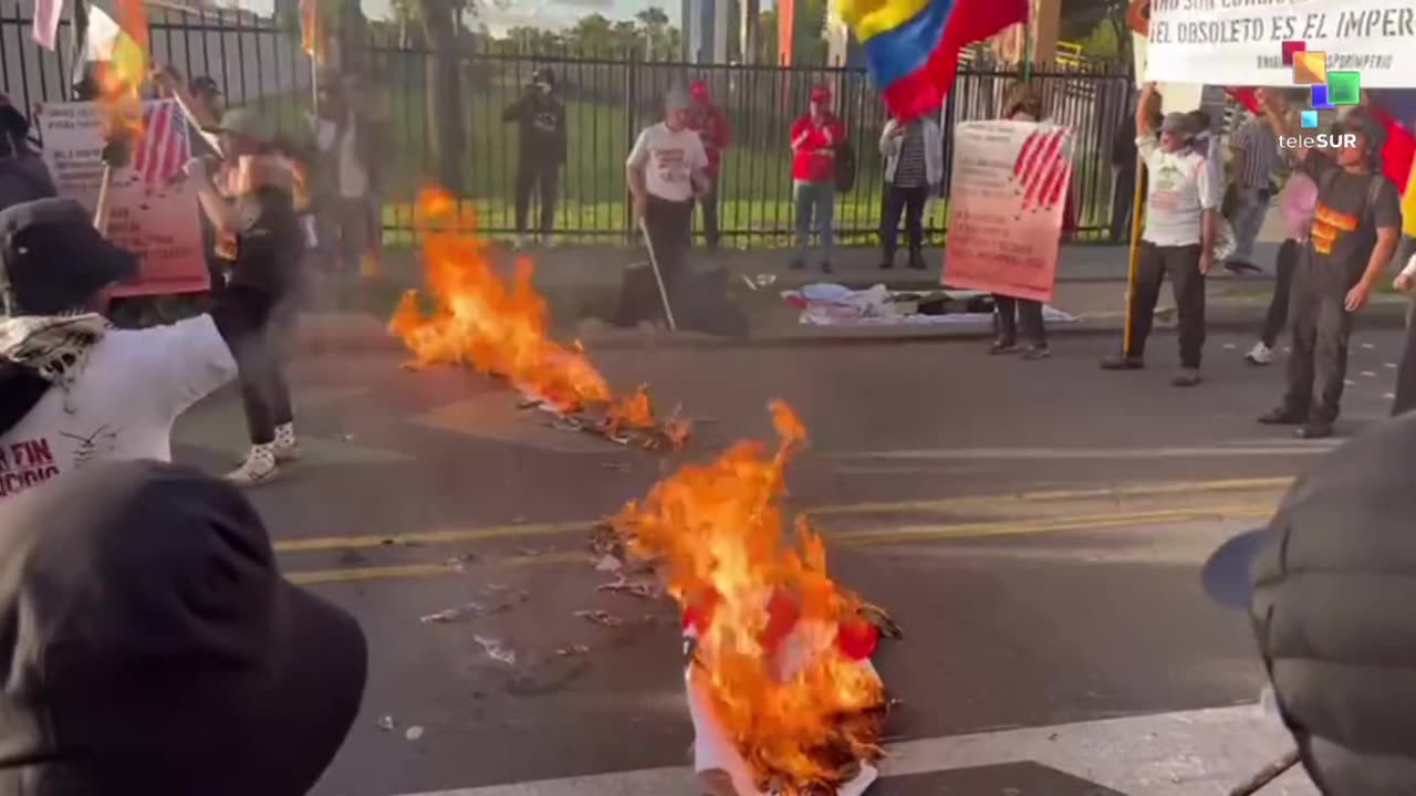 @telesurtv 📌Movimientos sociales queman