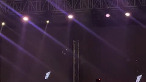 Enjoy divine''s concert