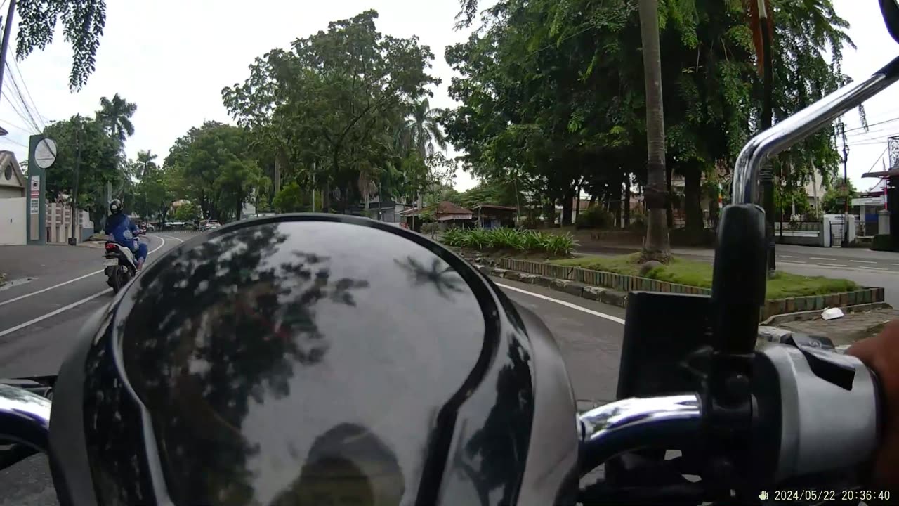 Slow Ride, Deep Thoughts: A Chill Evening Motorcycle Vlog"