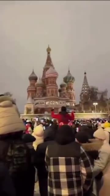 Russians were barred from entering Red Square on New Year’s Eve