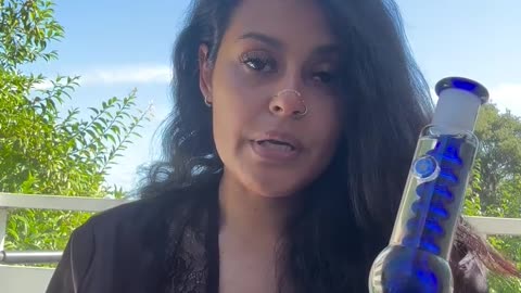 👀Phoenix Star Glycerin Coil Bong In Action #420 #bonggirl