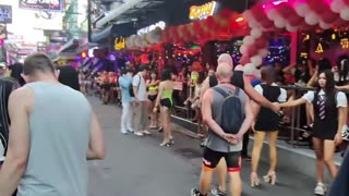 Walking on Soi 6 Pattaya #soi6