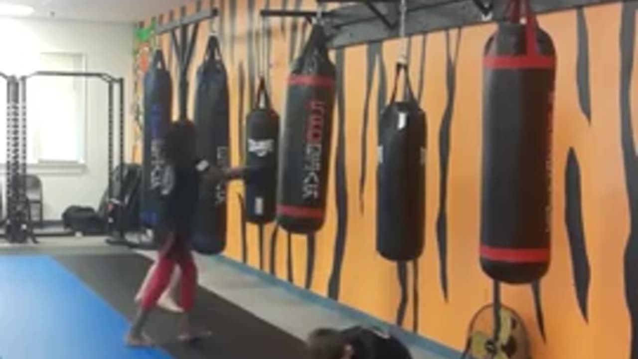 Tong Hap Kwan Kickboxing & Kids Chon Tu Taekwondo Class