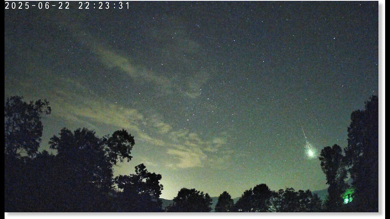Fireball Explodes Over Georgia And Hits Home! Sign In The Heavens!