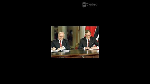 President George H. Bush signing the Strategic Arms Reduction Treaty