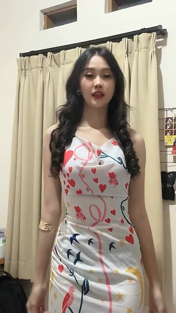 Dancing beautiful girl #trend #outdoors #ocean #StarsEverywhere #tiktok