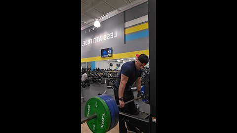 Shrugs and lateral raises #lafitness #chuzefitness #planetfitness #preworkout #protein