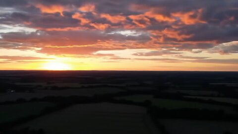 Golden Horizon: Nature’s Timeless Masterpiece