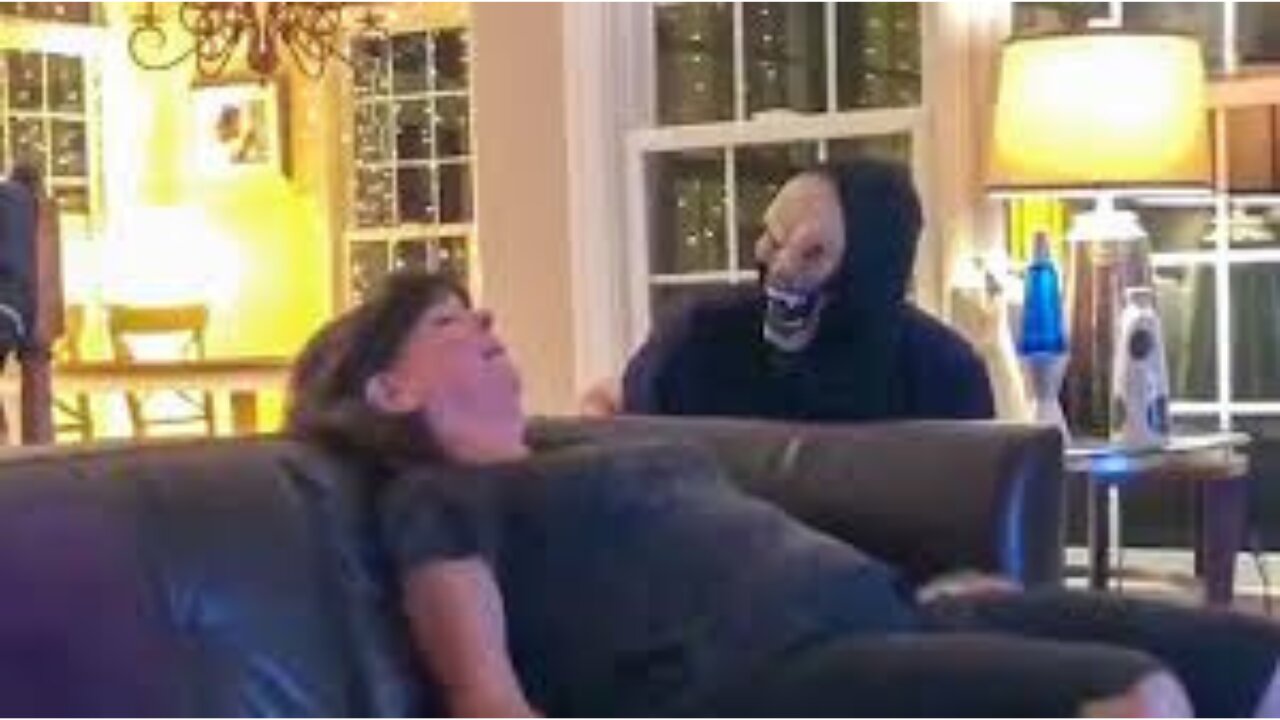 Scare Pranks That Keep Getting Scarier 😱