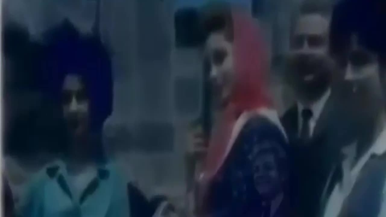 BEKLİYORUM SEVGİLİM KAÇ SENEDİR