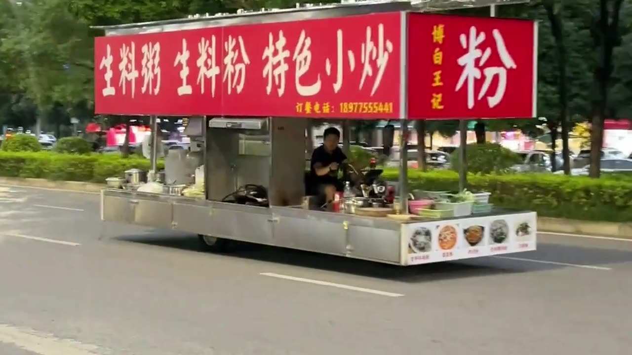 😮🚗 Watch What Happens When This Driver Falls Silent On The Road! | FeedMyCuriosity