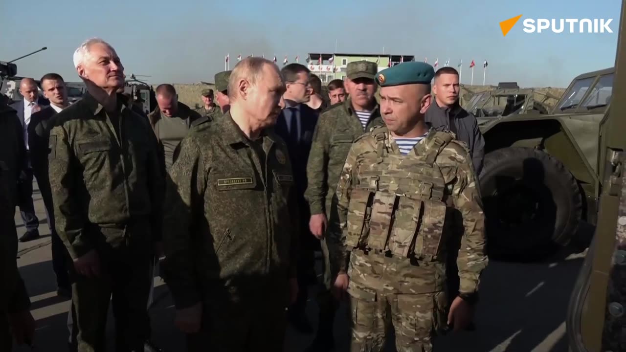 Putin inspects samples of weapons