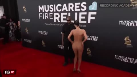Uncensored: Kanye West Wife Bianca Shocks Grammy Red Carpet With 'Nude' Outfit