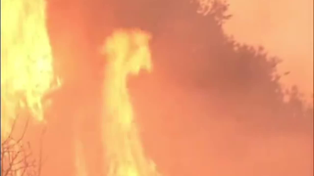 #LOSANGELES #FIRE #WILDFIRE #A large-scale fire is raging in #Los Angeles #County #California