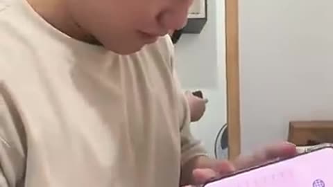 Viral: iPhone 14 Pro Max ASMR Unboxing