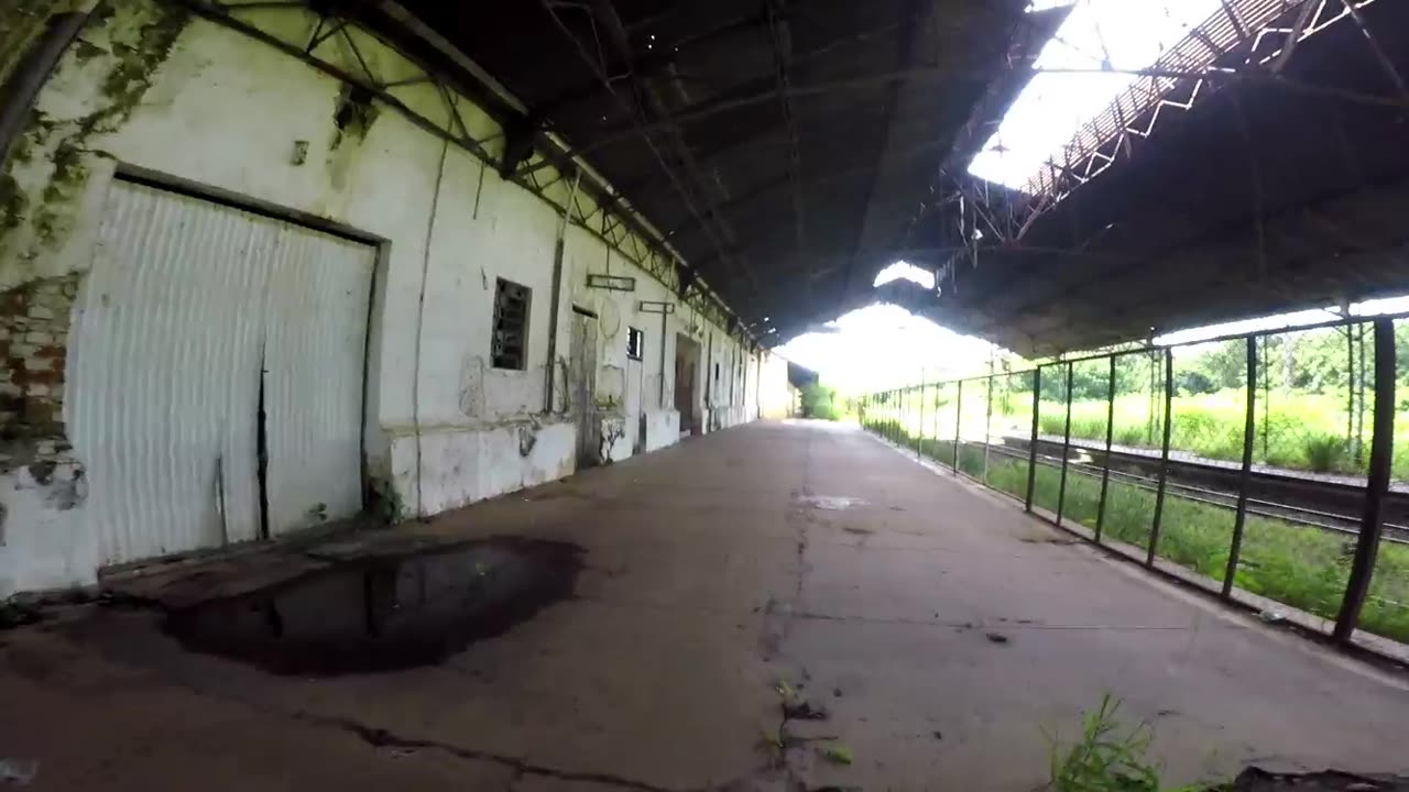 exploration of an old railway that has been deactivated for decades
