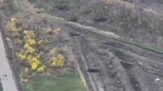 Russian Recon Drone Spots Ukrainian Soldiers Trying to Escape Encirclement in Pokrovsk