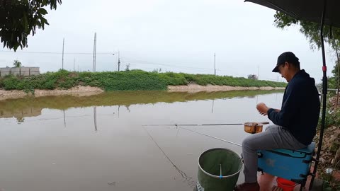 Stille am Wasser Ein Tag beim Süßwasserangeln