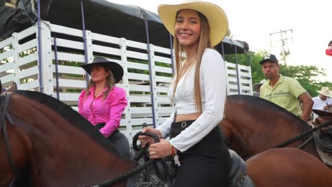 STUNNING WOMEN RIDING IN GINEBRA COLOMBIA #latina #horseriding #cowgirl #rodeo #caballos #horse