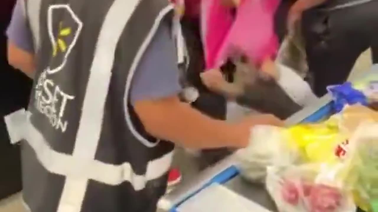 Massive Brawl at Indianapolis Walmart 😱 Shoppers Attack Cashier in Wild Chaos!