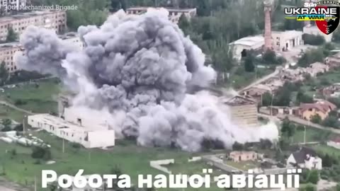 Dramatic moment Ukrainian helicopter gunship rains missiles over Russian occupied territory