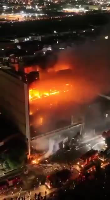 Más de 60 muertos y 40 heridos por enorme incendio que arrasó centro comercial en Irak