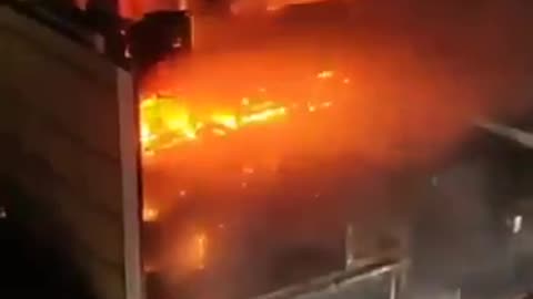 Más de 60 muertos y 40 heridos por enorme incendio que arrasó centro comercial en Irak