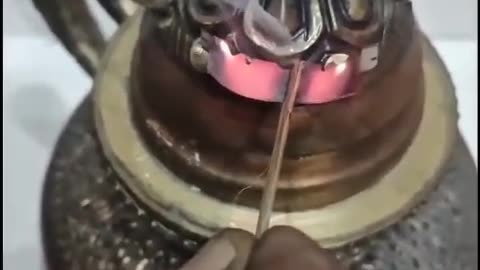 古代技術の鍵となる要素、赤い水銀。