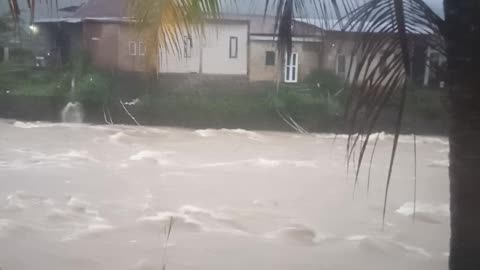 Citarik river tourists rafting