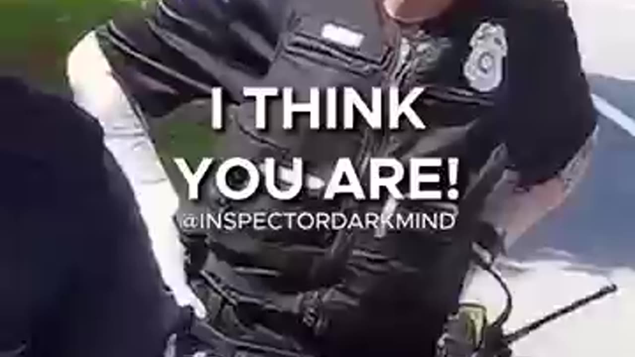 Shocking: Cops Owned, Dismissed and Left Speechless by Guy Who Refuses to ID and