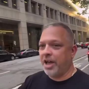 Masked Mob of 15 Executes Daring Smash-and-Grab at Chicago’s Louis Vuitton