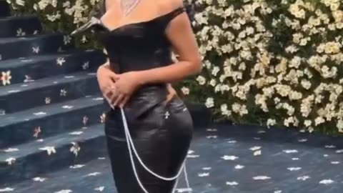 Kim Kardashian's Bold Leather Look at Met Gala 2025 | Behind the Scenes & Red Carpet Glam