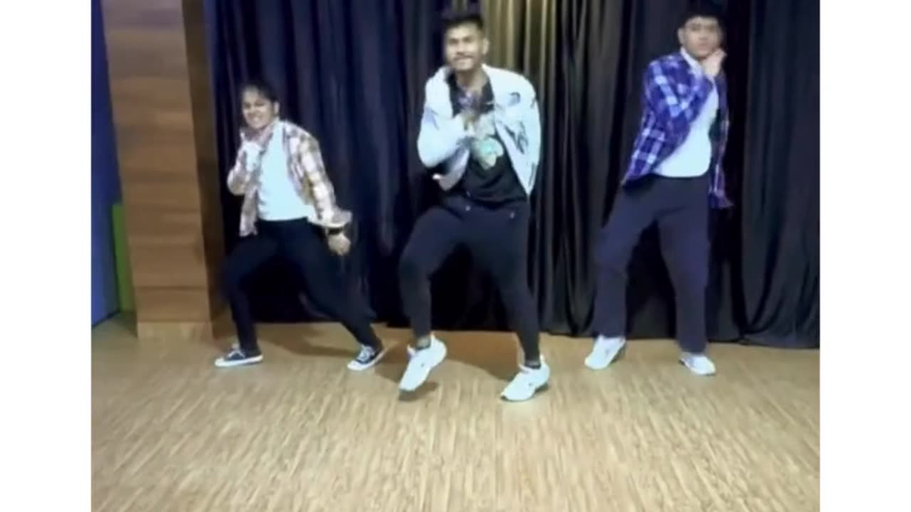Dance Challenge: Beat Drop to Body Roll Transition | Music Mania