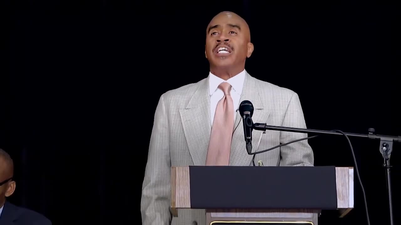 Pastor Gino Jennings: "Fake Religions Are Like a Open Buffett"