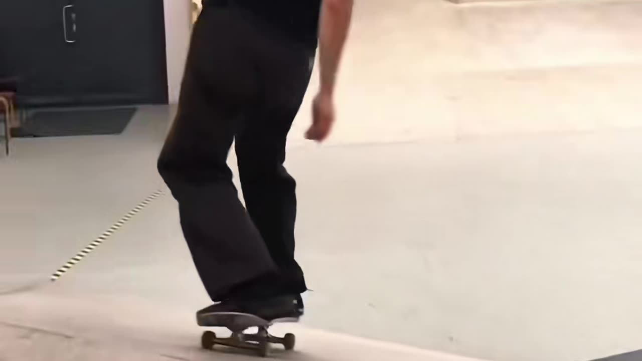 😎🔥 So Smooth (IG: aatsis) | SkateNation